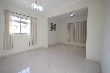 Casa para alugar com 100m², 2 quartos e 2 vagas Casa para alugar com 100m², 2 quartos e 2 vagasSala de Jantar