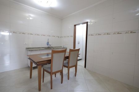 Casa para alugar com 100m², 2 quartos e 2 vagas Casa para alugar com 100m², 2 quartos e 2 vagasCozinha
