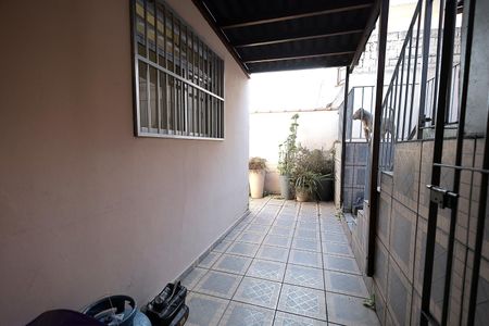 Casa para alugar com 100m², 2 quartos e 2 vagas Casa para alugar com 100m², 2 quartos e 2 vagasQuintal