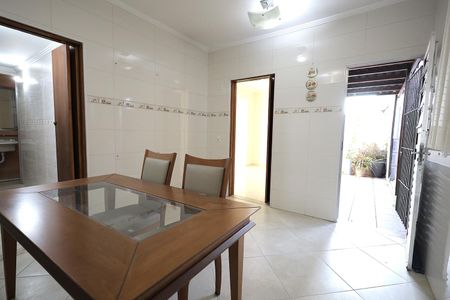 Casa para alugar com 100m², 2 quartos e 2 vagas Casa para alugar com 100m², 2 quartos e 2 vagasCozinha