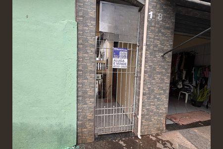 Casa para alugar com 40m², 1 quarto e sem vaga Casa para alugar com 40m², 1 quarto e sem vagaFachada