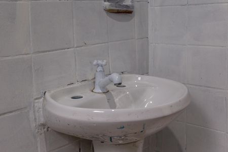 Banheiro de casa para alugar com 1 quarto, 40m² em Jardim Santa Maria, Guarulhos