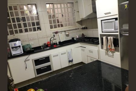 Casa à venda com 190m², 5 quartos e 2 vagas