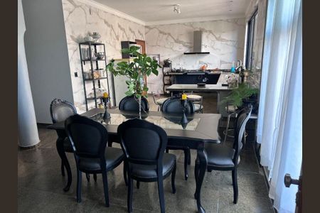 Casa à venda com 3 quartos, 300m² em Parque Sao Domingos, São Paulo