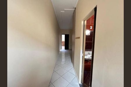 Casa para alugar com 100m², 2 quartos e 2 vagas Casa para alugar com 100m², 2 quartos e 2 vagasCorredor
