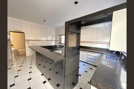 Casa para alugar com 100m², 2 quartos e 2 vagas Casa para alugar com 100m², 2 quartos e 2 vagasCozinha