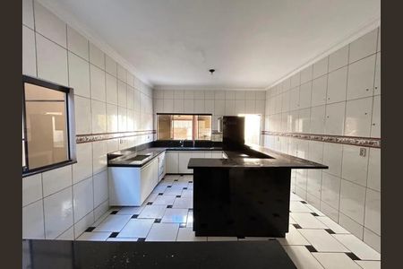 Casa para alugar com 100m², 2 quartos e 2 vagas Casa para alugar com 100m², 2 quartos e 2 vagasCozinha
