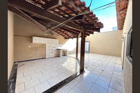Casa para alugar com 100m², 2 quartos e 2 vagas
