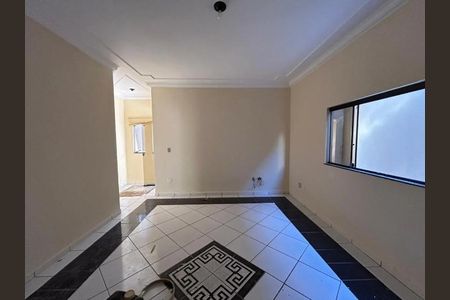 Casa para alugar com 100m², 2 quartos e 2 vagas Casa para alugar com 100m², 2 quartos e 2 vagasSala