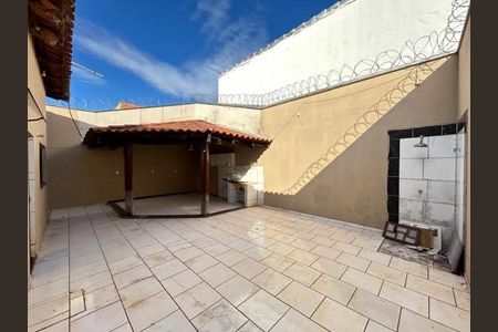 Casa para alugar com 100m², 2 quartos e 2 vagas