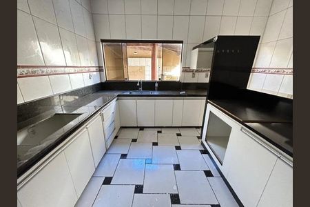 Casa para alugar com 100m², 2 quartos e 2 vagas Casa para alugar com 100m², 2 quartos e 2 vagasCozinha