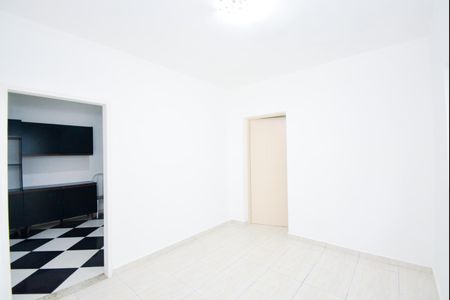 Casa para alugar com 70m², 2 quartos e 1 vagaSala