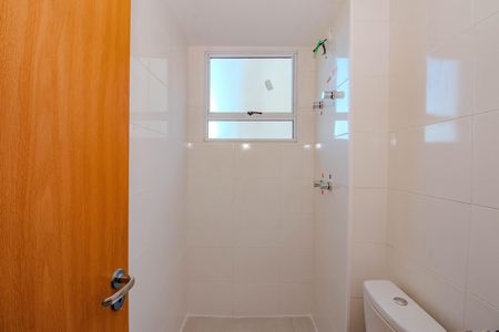 Apartamento para alugar com 44m², 2 quartos e 1 vaga Apartamento para alugar com 44m², 2 quartos e 1 vagaBanheiro