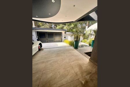 Casa à venda com 584m², 3 quartos e 4 vagas