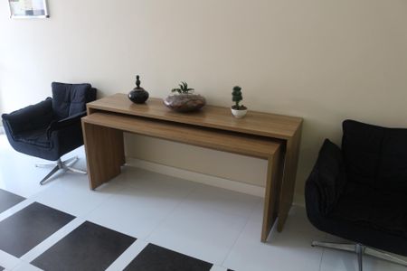Apartamento para alugar com 69m², 2 quartos e 1 vagaHall social