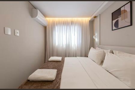 Apartamento à venda com 26m², 1 quarto e sem vaga Apartamento à venda com 26m², 1 quarto e sem vagaSala/Quarto