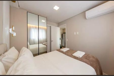 Apartamento à venda com 26m², 1 quarto e sem vaga Apartamento à venda com 26m², 1 quarto e sem vagaSala/Quarto
