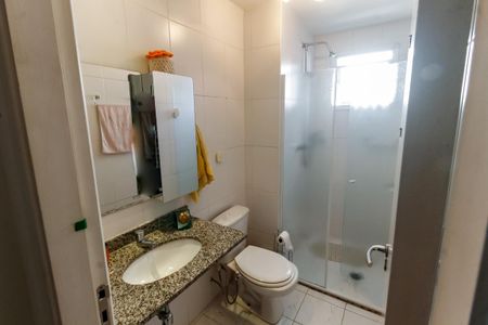 Apartamento para alugar com 103m², 3 quartos e 2 vagas Apartamento para alugar com 103m², 3 quartos e 2 vagasBanheiro Corredor