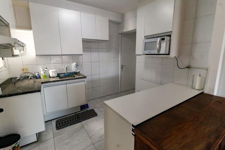 Apartamento para alugar com 103m², 3 quartos e 2 vagas Apartamento para alugar com 103m², 3 quartos e 2 vagasCozinha - Armários