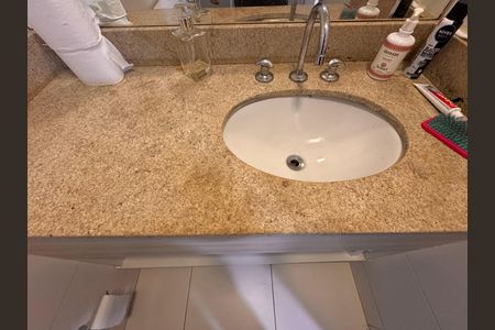 Apartamento à venda com 46m², 2 quartos e 1 vaga Apartamento à venda com 46m², 2 quartos e 1 vagaFlat - Banheiro