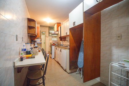 Apartamento à venda com 144m², 5 quartos e 1 vaga Apartamento à venda com 144m², 5 quartos e 1 vagaCozinha