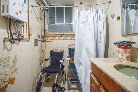 Apartamento à venda com 144m², 5 quartos e 1 vaga Apartamento à venda com 144m², 5 quartos e 1 vagaBanheiro