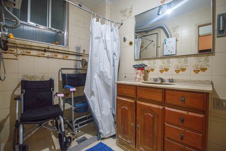 Apartamento à venda com 144m², 5 quartos e 1 vaga Apartamento à venda com 144m², 5 quartos e 1 vagaBanheiro