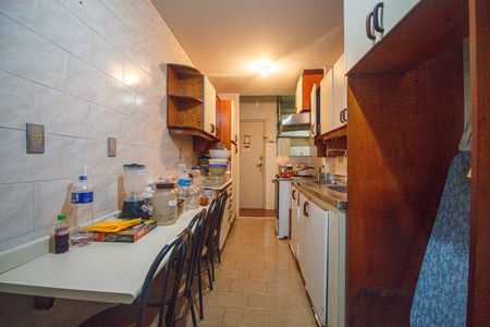 Apartamento à venda com 144m², 5 quartos e 1 vaga Apartamento à venda com 144m², 5 quartos e 1 vagaCozinha