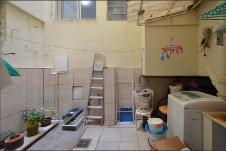 Apartamento à venda com 72m², 2 quartos e 1 vaga Apartamento à venda com 72m², 2 quartos e 1 vagaÁrea de Serviço / Área Privativa