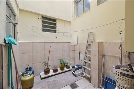 Apartamento à venda com 72m², 2 quartos e 1 vaga Apartamento à venda com 72m², 2 quartos e 1 vagaÁrea de Serviço/ Área Privativa