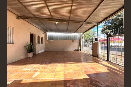 Casa à venda com 200m², 2 quartos e 2 vagas Casa à venda com 200m², 2 quartos e 2 vagasGaragem