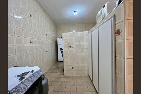 Casa à venda com 200m², 2 quartos e 2 vagas Casa à venda com 200m², 2 quartos e 2 vagasCozinha