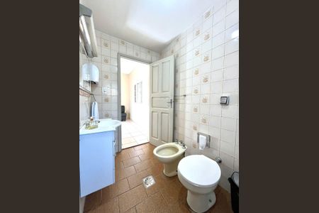 Casa à venda com 200m², 2 quartos e 2 vagas Casa à venda com 200m², 2 quartos e 2 vagasBanheiro da Suíte