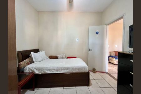 Casa à venda com 200m², 2 quartos e 2 vagas Casa à venda com 200m², 2 quartos e 2 vagasQuarto 1