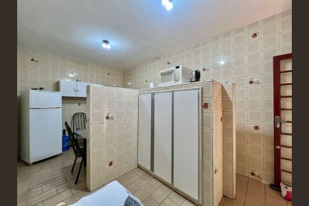 Casa à venda com 200m², 2 quartos e 2 vagas Casa à venda com 200m², 2 quartos e 2 vagasCozinha