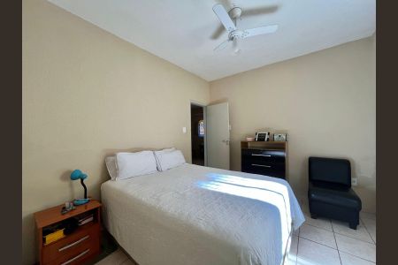 Casa à venda com 200m², 2 quartos e 2 vagas Casa à venda com 200m², 2 quartos e 2 vagasSuíte
