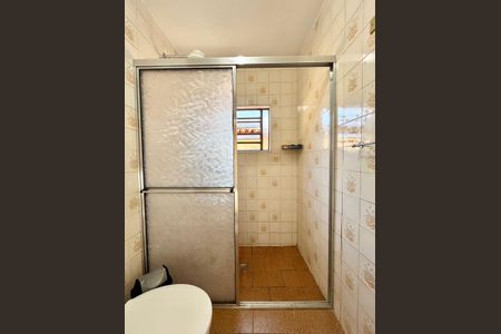 Casa à venda com 200m², 2 quartos e 2 vagas Casa à venda com 200m², 2 quartos e 2 vagasBanheiro da Suíte