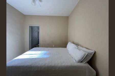 Casa à venda com 200m², 2 quartos e 2 vagas Casa à venda com 200m², 2 quartos e 2 vagasSuíte