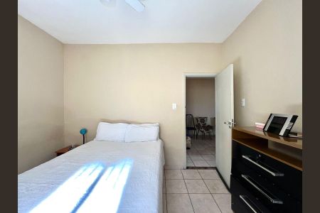 Casa à venda com 200m², 2 quartos e 2 vagas Casa à venda com 200m², 2 quartos e 2 vagasSuíte