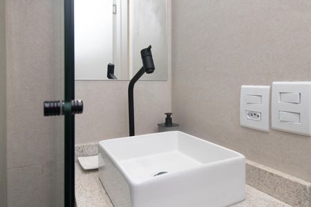 Banheiro de apartamento para alugar com 1 quarto, 25m² em Centro Histórico, Porto Alegre