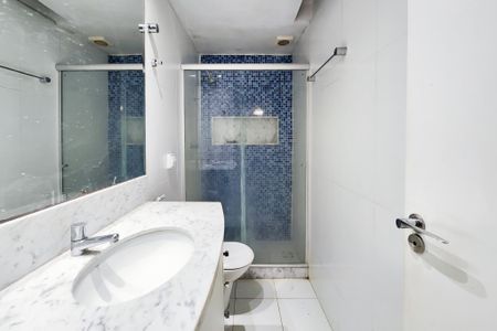 Apartamento à venda com 56m², 2 quartos e 1 vaga Apartamento à venda com 56m², 2 quartos e 1 vagaBanheiro