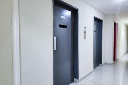 Apartamento à venda com 56m², 2 quartos e 1 vaga Apartamento à venda com 56m², 2 quartos e 1 vagaElevadores