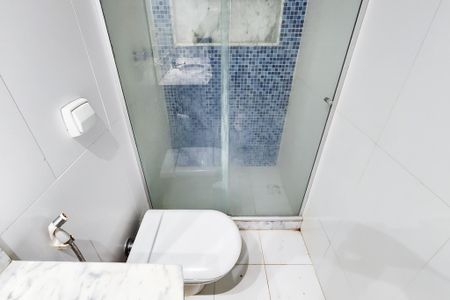 Apartamento à venda com 56m², 2 quartos e 1 vaga Apartamento à venda com 56m², 2 quartos e 1 vagaBanheiro