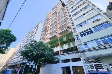 Apartamento à venda com 56m², 2 quartos e 1 vaga Apartamento à venda com 56m², 2 quartos e 1 vagaFachada