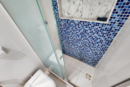 Apartamento à venda com 56m², 2 quartos e 1 vaga Apartamento à venda com 56m², 2 quartos e 1 vagaBanheiro