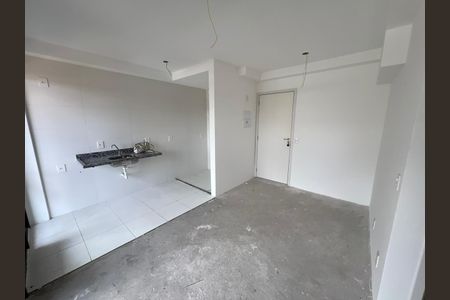 Apartamento à venda com 42m², 2 quartos e 1 vaga Apartamento à venda com 42m², 2 quartos e 1 vagaBanheiro com piso de porcelanato e pia de granito, sem armários e sem iluminação.