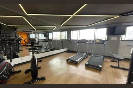 Apartamento à venda com 42m², 2 quartos e 1 vaga Apartamento à venda com 42m², 2 quartos e 1 vagaSala de ginástica com equipamentos de alta qualidade e iluminação natural.