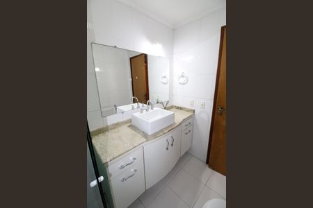 Apartamento para alugar com 111m², 3 quartos e 2 vagasBanheiro social