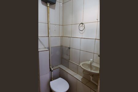 Casa à venda com 195m², 3 quartos e 2 vagas Casa à venda com 195m², 3 quartos e 2 vagasBanheiro