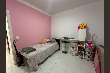 Casa à venda com 61m², 2 quartos e 2 vagasQuarto 2